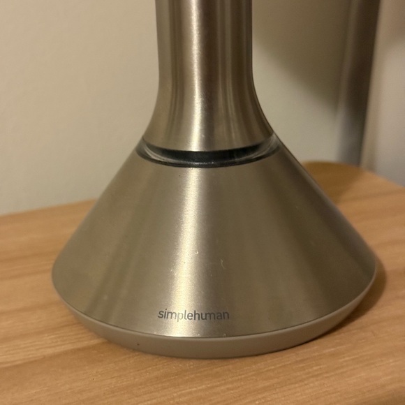 8” Simplehuman Sensor LED Vanity Mirror Round - Picture 4 of 8